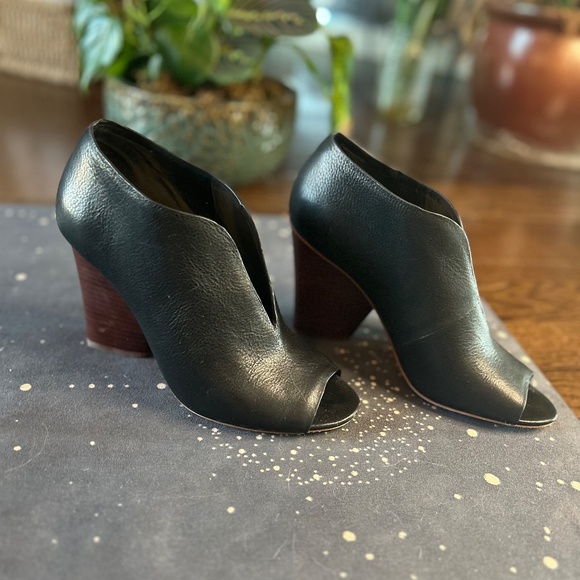 Vince Camuto Womens 9 black leather wooden Wedges - Picture 2 of 4